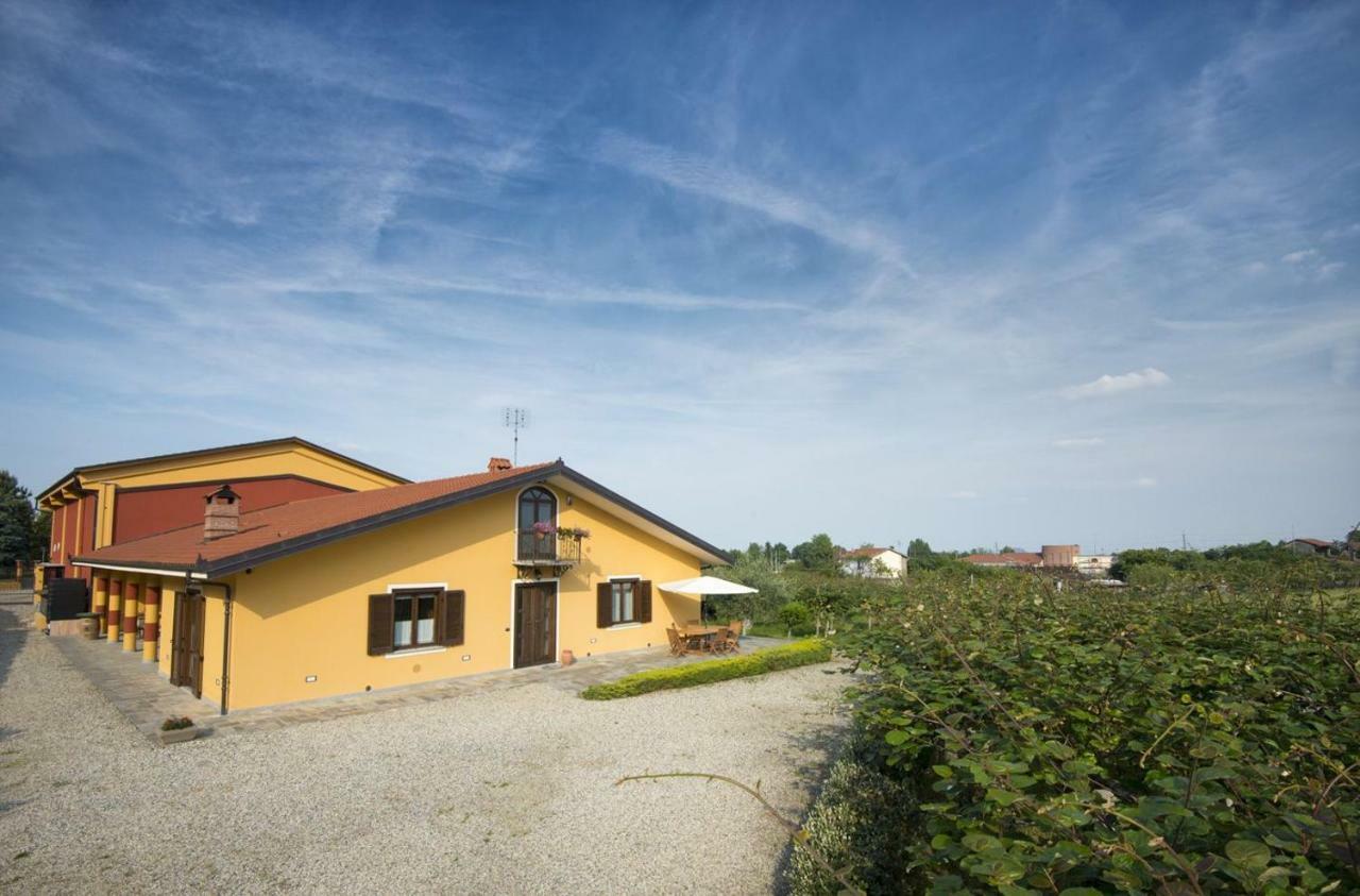 Bed and Breakfast Agrialpi By Salfrutta Bricherasio Exterior foto